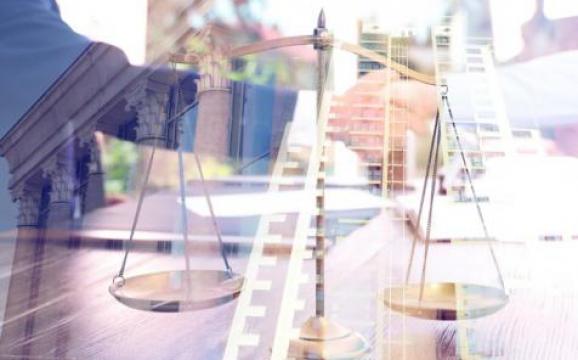 L’un de vos créanciers a déposé une déclaration de cessation des paiements à votre encontre auprès du tribunal de Commerce ? À l’issue de cette procédure, le juge a placé votre entreprise en liquidation judiciaire ? Cependant, entre-temps, vous avez reçu des créances vous permettant de rembourser une bonne partie de vos dettes ?  Comme pour toute décision de justice, il existe des voies pour contester une décision de liquidation judiciaire à Paris, Nanterre ou autre. Pour cela, il faut saisir la cour d’appel qui se chargera d’examiner votre demande et de statuer en sa faveur ou contre.